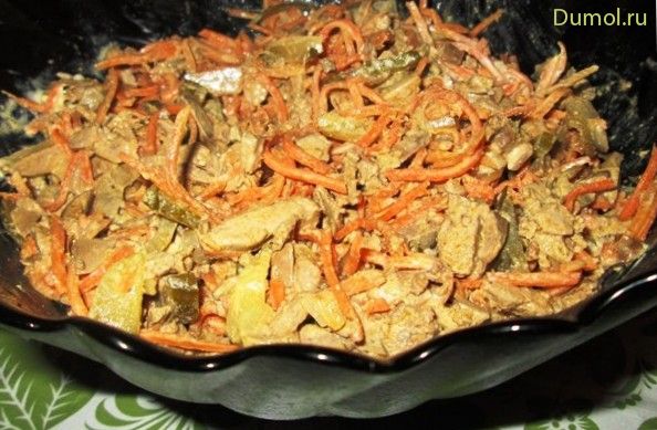 Салат из огурцов и говяжьей печени