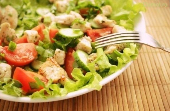 Салат из свежих огурцов и куриного филе (салат, свежих, огурцов) Салат из свежих огурцов и куриного филе
