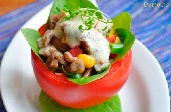 Салат-коктейль в помидорах