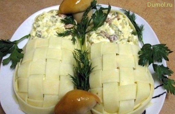 Салат «Лапоточки и грибочки» с опятами