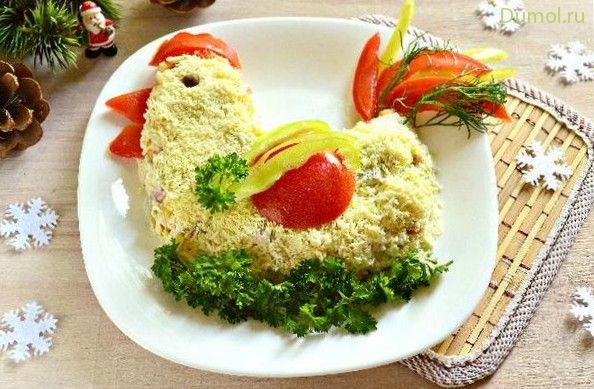 Салат «Петух» с колбасой