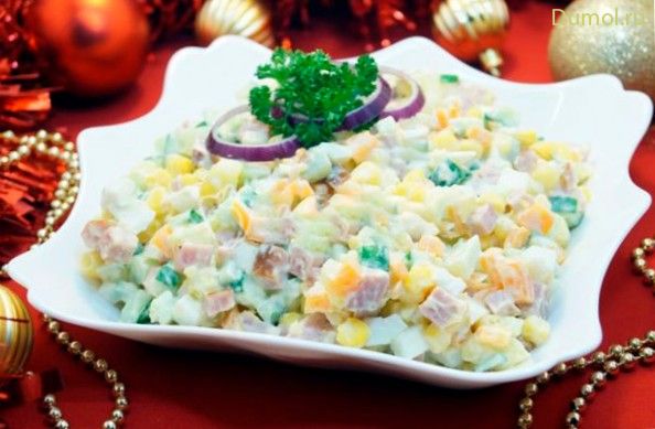 Салат «Рождественский» с ветчиной