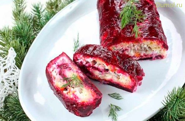 Салат-рулет «Сельдь под шубой» с сыром (салат-рулет, сельдь, шубой, пищевой) Салат-рулет «Сельдь под шубой» с сыром