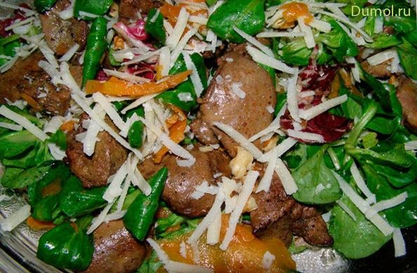 Салат с куриной печенью, ананасом и кедровыми орехами (салат, куриной, печенью) Салат с куриной печенью, ананасом и кедровыми орехами