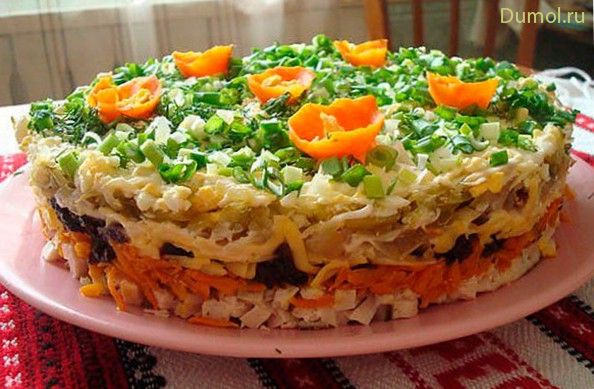 Салат слоеный с черносливом (салат, слоеный, черносливом, свинина) Салат слоеный с черносливом