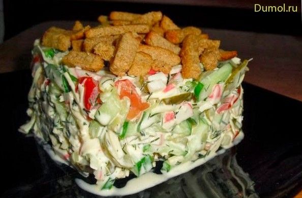 Салат «Сочная хрустяшка» с крабовыми палочками