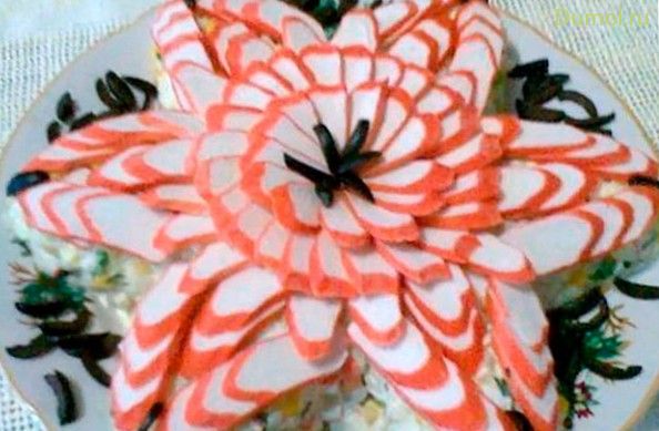 Салат «Звезда» из крабовых палочек, кукурузы и яиц