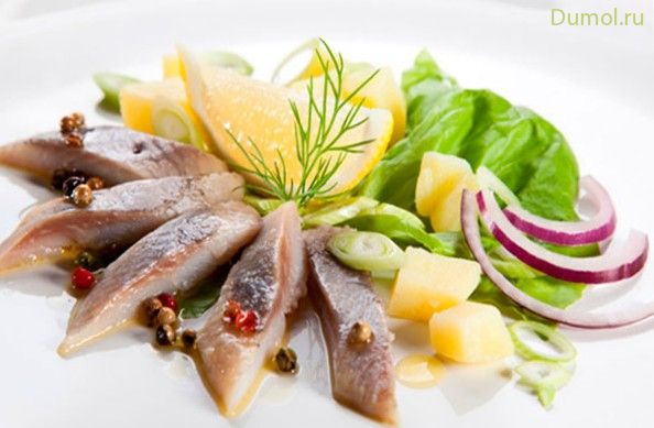 Сельдь с овощами в узком лаваше