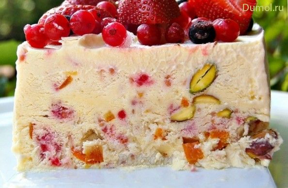 Семифредо с цукатами и фисташками