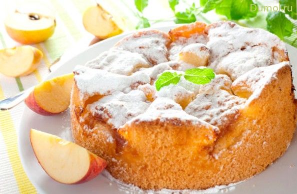 Шарлотка с кислыми зелеными яблоками