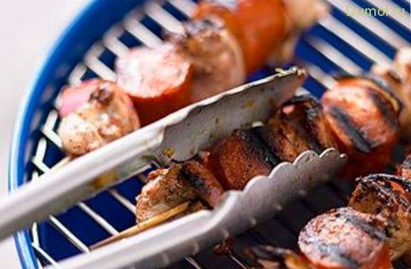 Шашлык из курицы с гороховым салатом