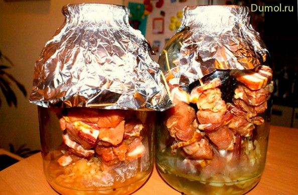 Шашлык из свинины в духовке в банке
