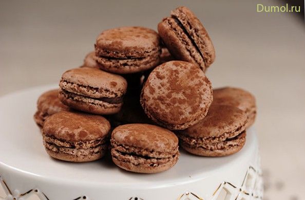 Шоколадные макаруны с шоколадным кремом