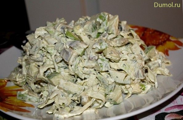 Скандинавский салат с сельдью и капустой