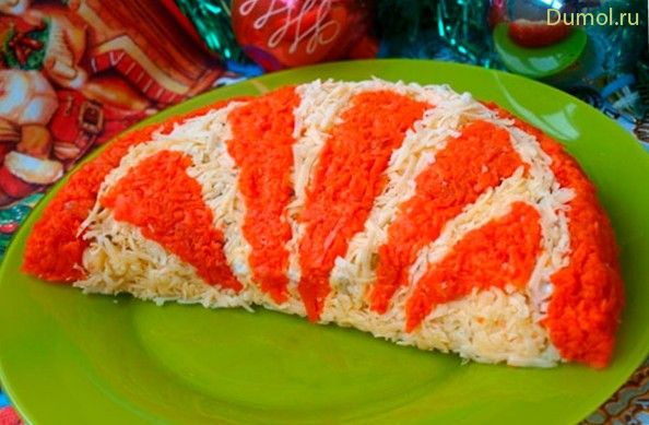Слоеный салат «Апельсиновая долька» с курицей
