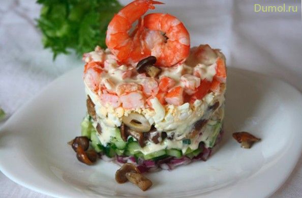 Слоеный салат с креветками и свежим огурцом (слоеный, салат) Слоеный салат с креветками и свежим огурцом