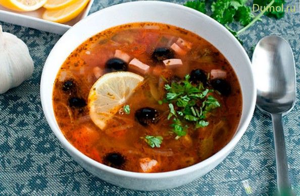 Солянка домашняя с лимоном