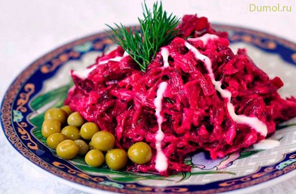 Свекольно-яблочный салат с творогом