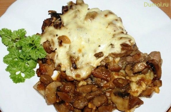 Свинина с грибами под хрустящей корочкой