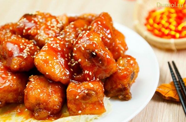 Свинина в маринаде из соевого соуса, имбиря и кунжута