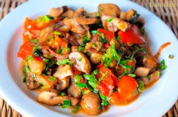 Теплый грибной салат с лимонной цедрой