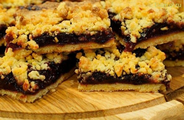 Тертый венский пирог с джемом