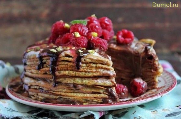 Торт из блинов с малиной и шоколадом