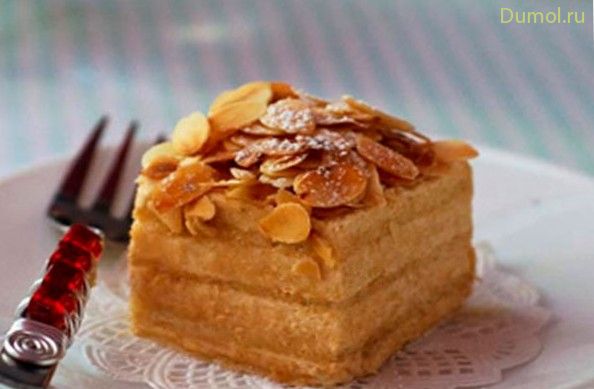 Торт «Питивьер» с миндальным кремом-начинкой