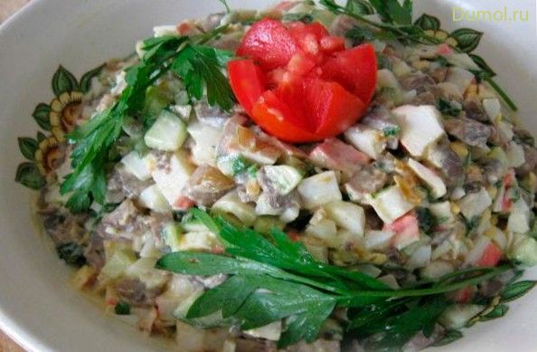 Торжественный салат из грибов, яиц и крабовых палочек