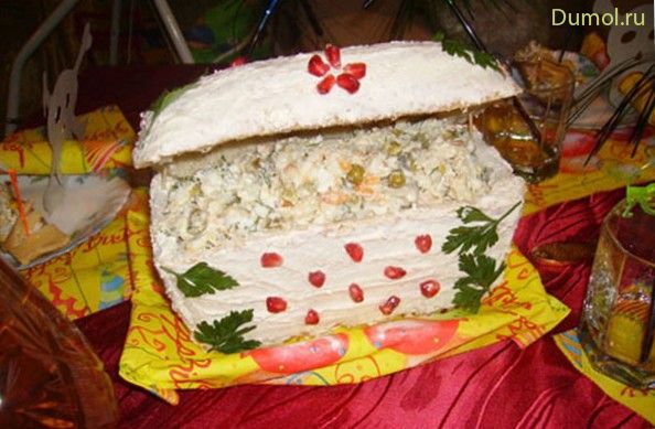 Торжественный салат «Сундучок с сокровищами»