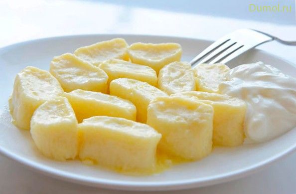 Творожные роллы с медом и фруктами