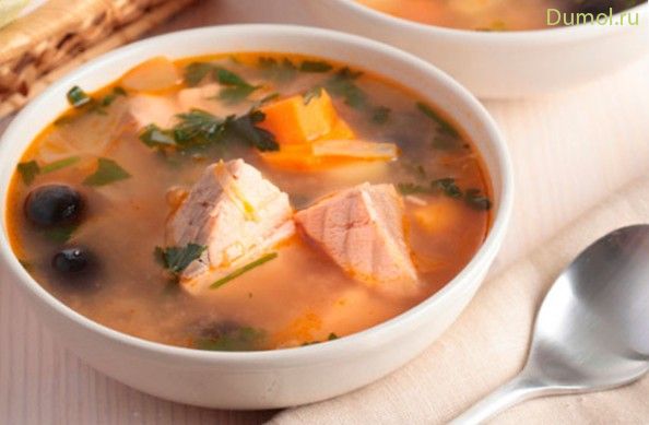 Уха из горбуши со свежим сельдереем