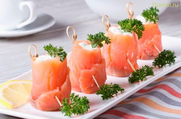 Закуска с соленой семгой и творожным муссом (закуска, соленой, семгой, творог) Закуска с соленой семгой и творожным муссом