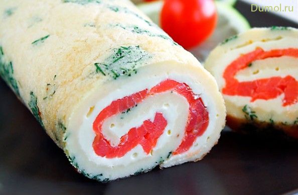 Закусочный рулет из сыра с красной рыбой