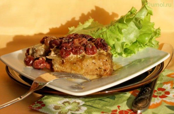 Запеченная со сливками свинина под виноградом (запеченная, сливками, свинина, жир) Запеченная со сливками свинина под виноградом