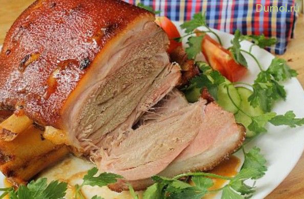 Запеченная свиная рулька с лимоном