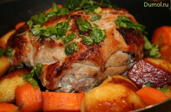 Запеченная свинина с овощами под гремолатой