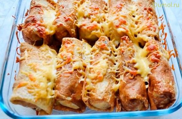 Запеченные блины с рисом, ветчиной, яйцами и сыром