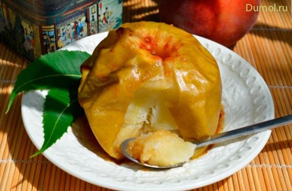 Запеченные яблоки с корицей и кедровыми орешками