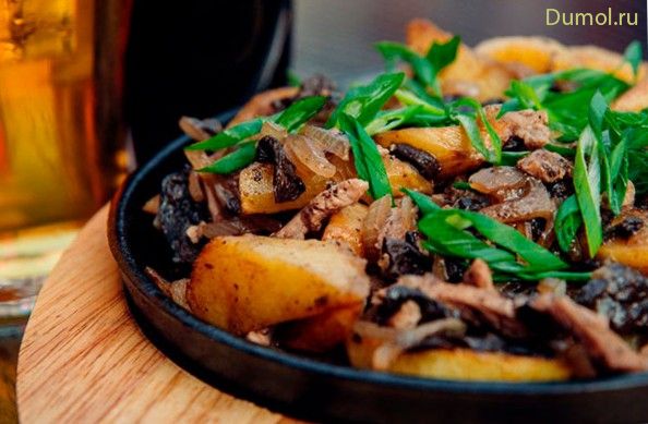 Жаркое из свинины с шампиньонами в духовке
