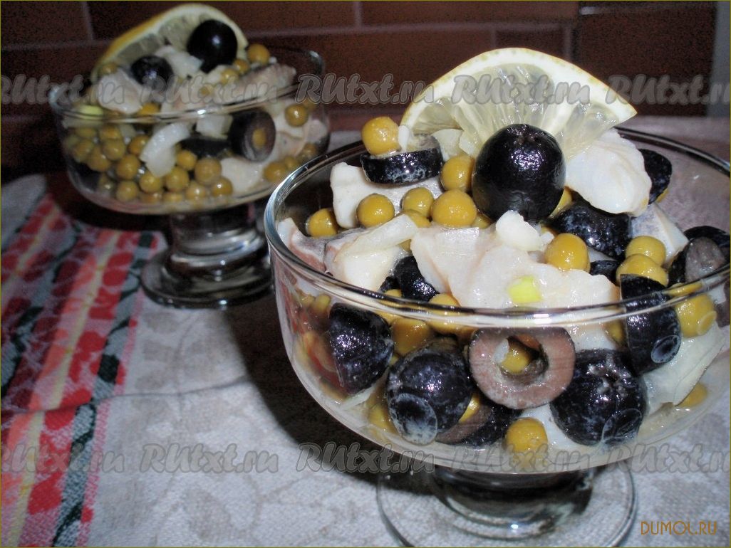 Овощной салат с маслинами и кунжутом