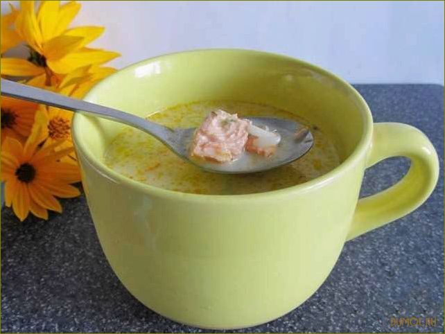 Сырный суп с лососем и рисом