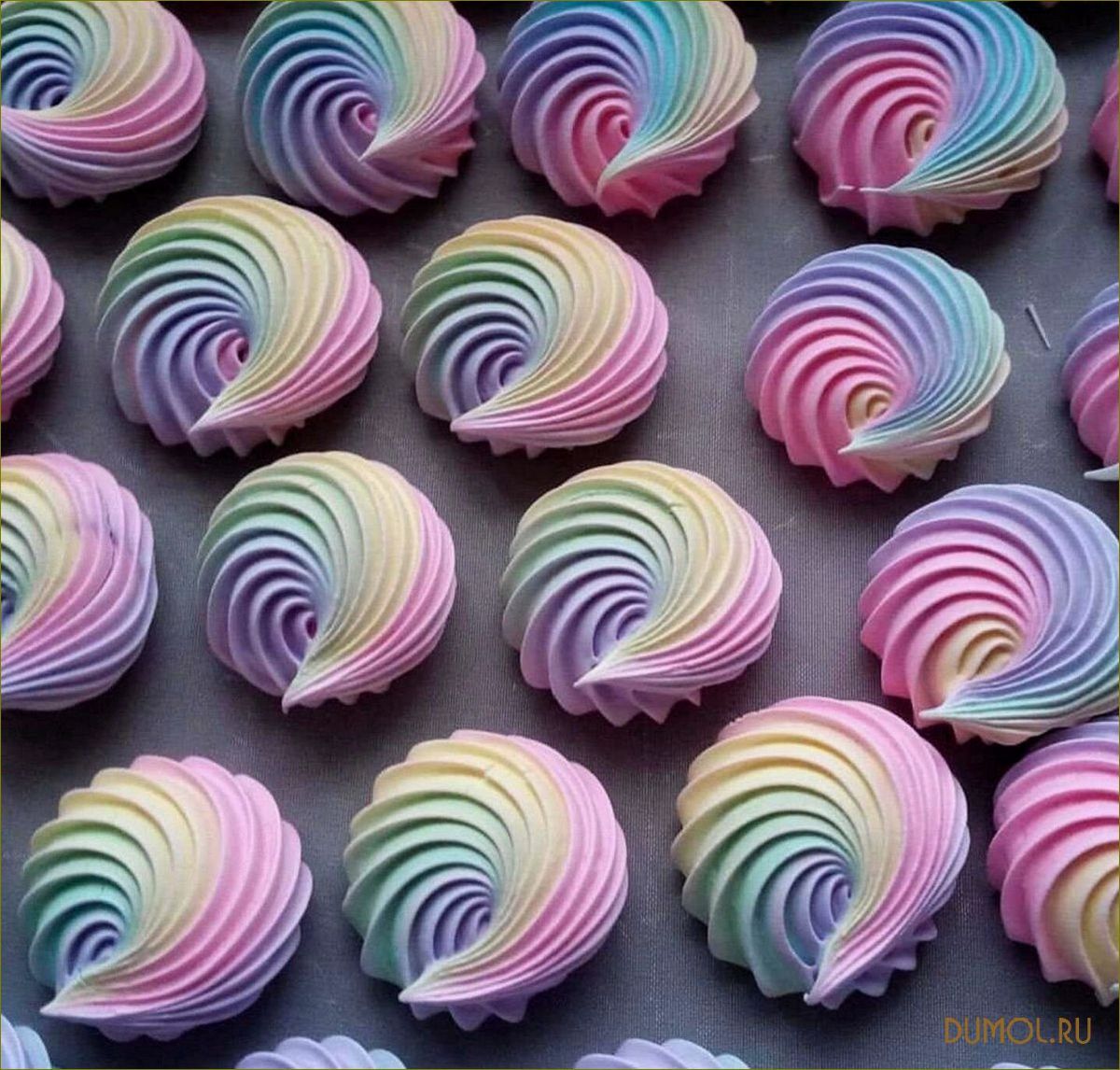 (радужные, меренги, яркое, украшение) Радужные меренги: яркое украшение для вашего стола
