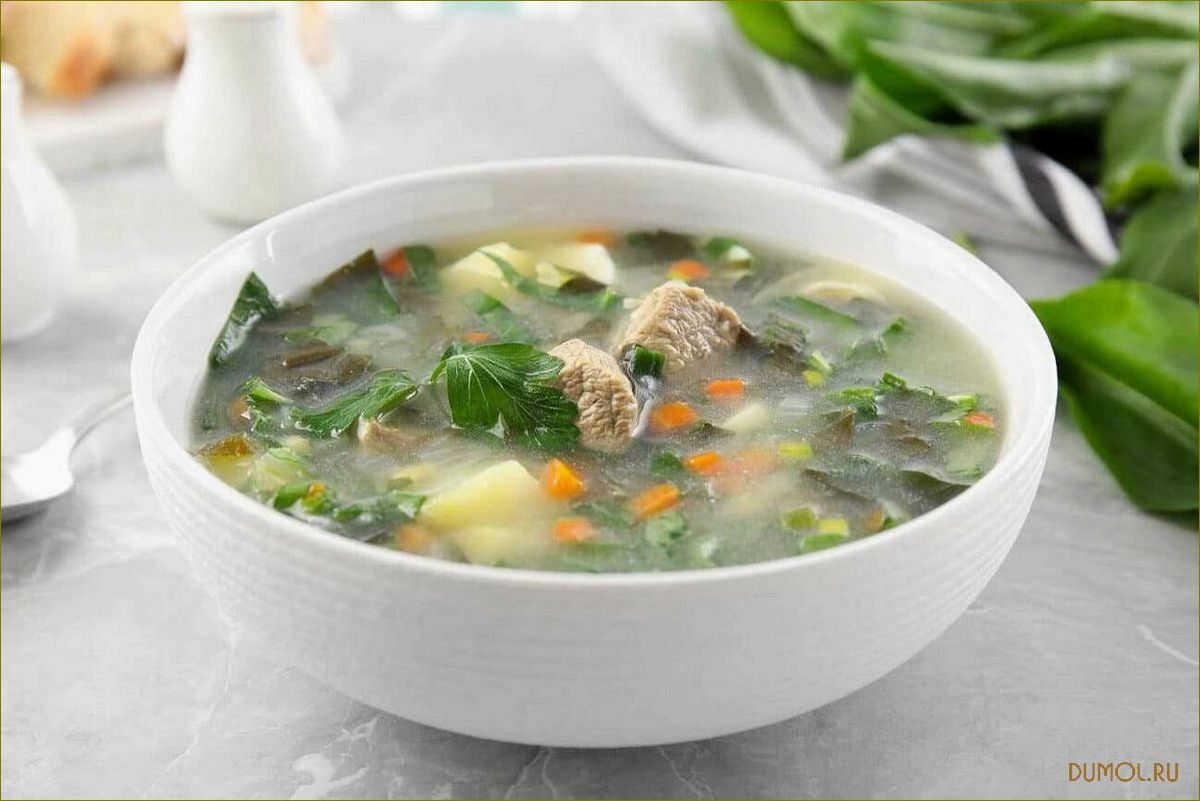 Щавелевый суп с мясом и яйцом